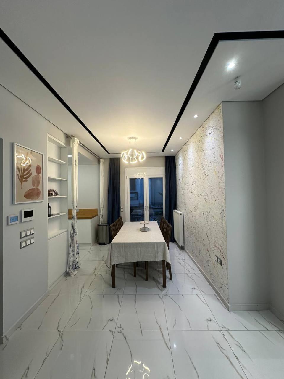 Warm And Modern Brand New Apartment Pireus Exteriör bild