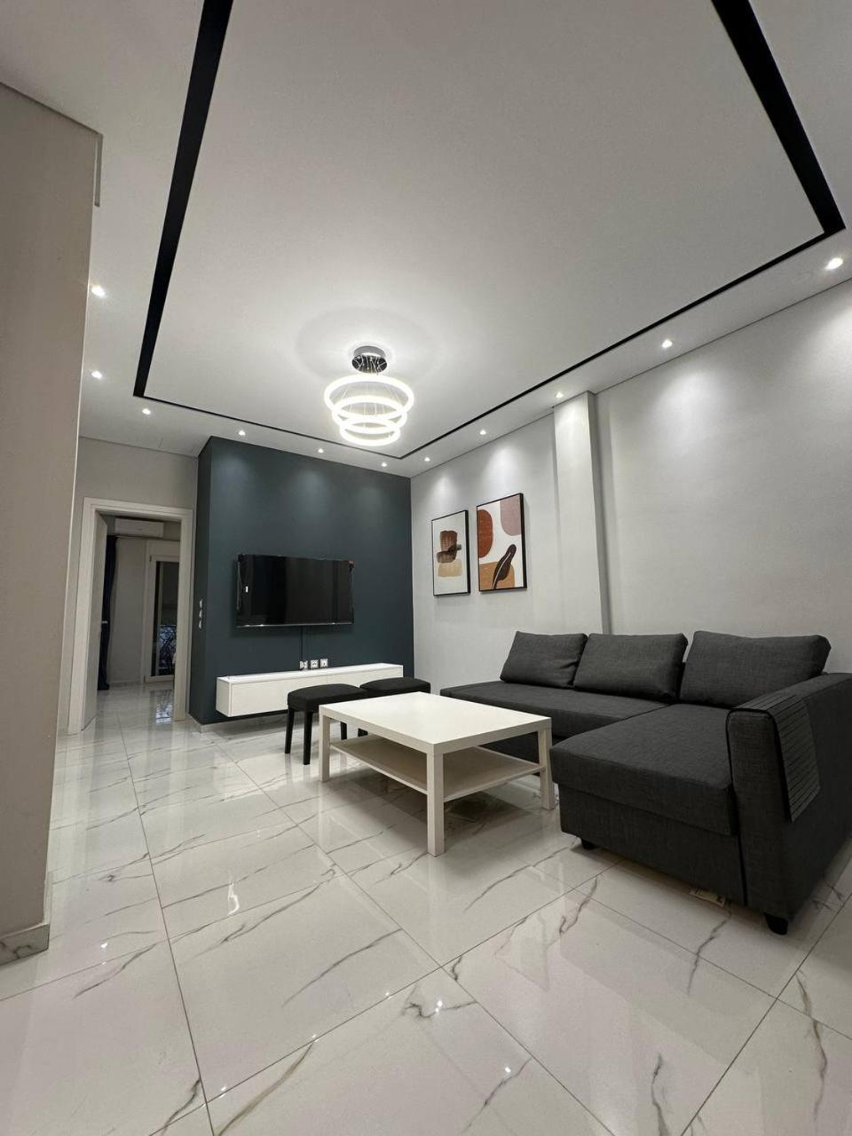 Warm And Modern Brand New Apartment Pireus Exteriör bild